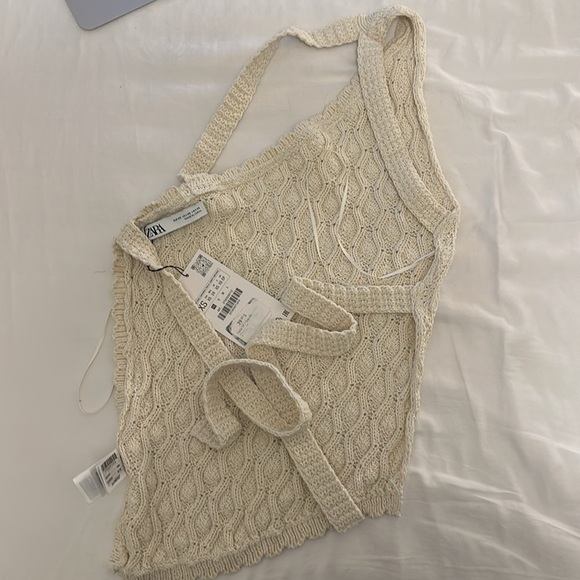 Asymmetrical backless crochet top - Picture 5 of 5